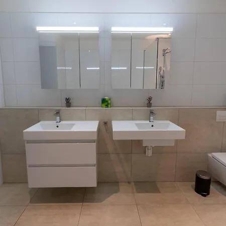 Interlaken Peak View *